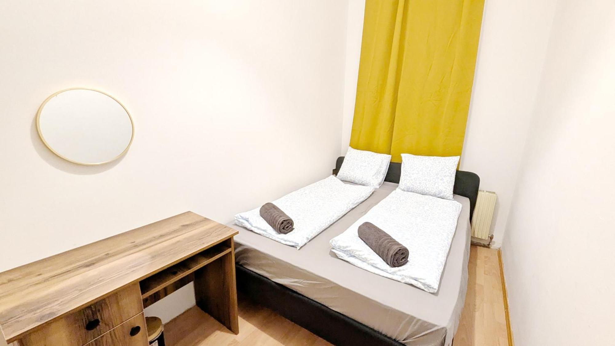Spacious - 15 Min From Airport & Center, 5 Min From Main-bus Station Ez8 Homestay *
