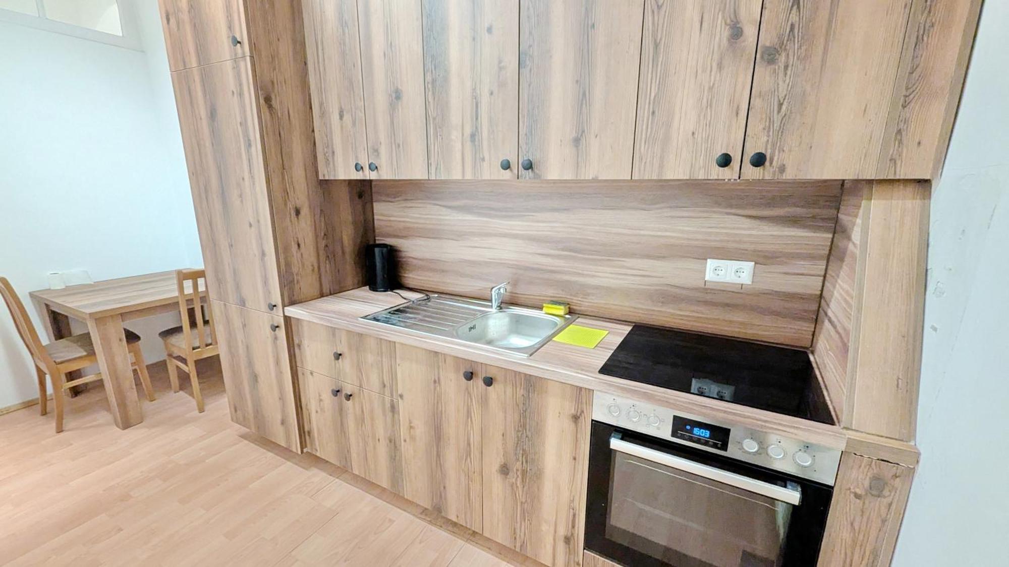Spacious - 15 Min From Airport & Center, 5 Min From Main-bus Station Ez8 Vienna