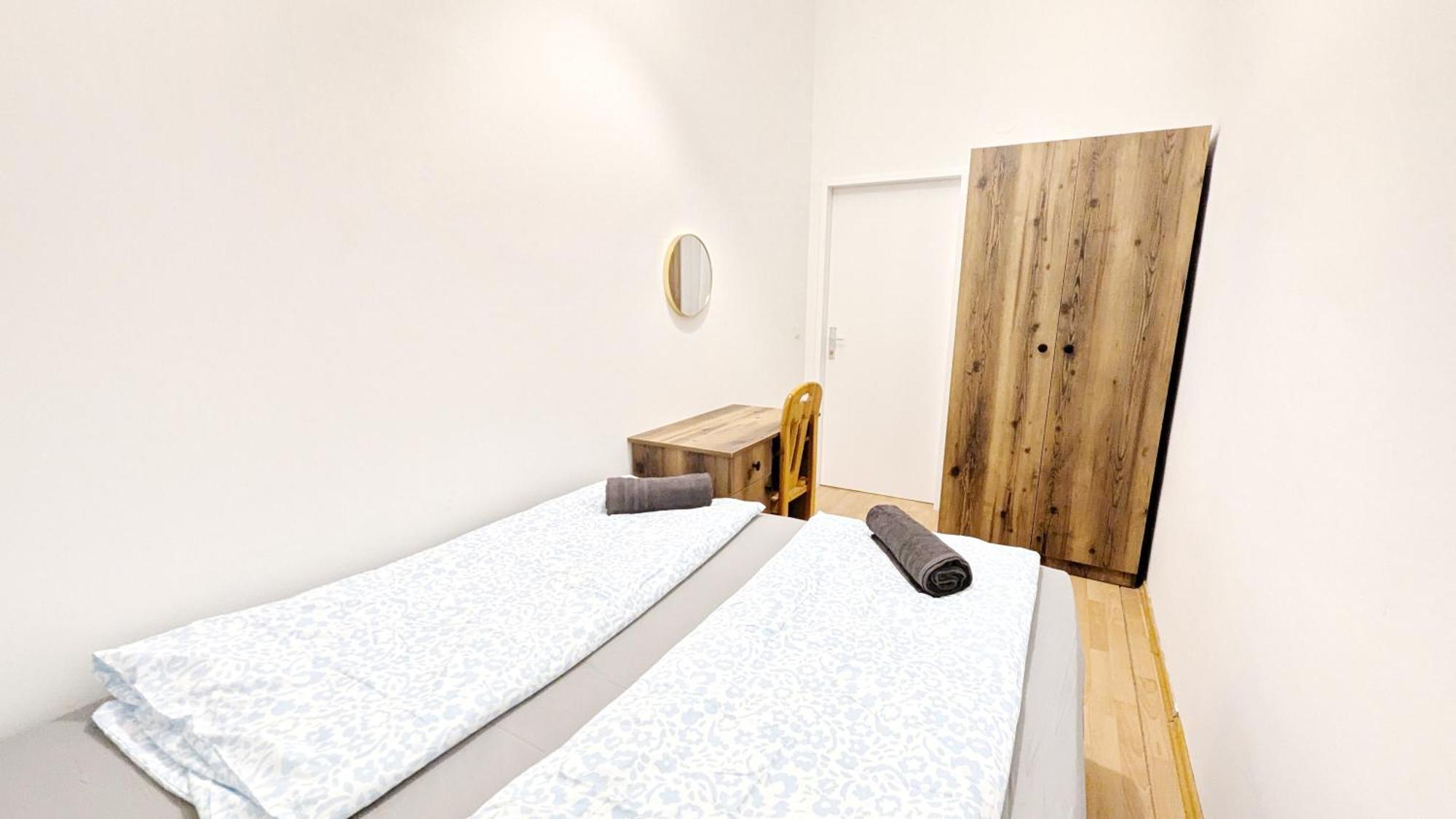 Spacious - 15 Min From Airport & Center, 5 Min From Main-bus Station Ez8